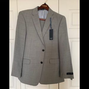 New with tags Tommy Hilfiger Men 40R grey suit